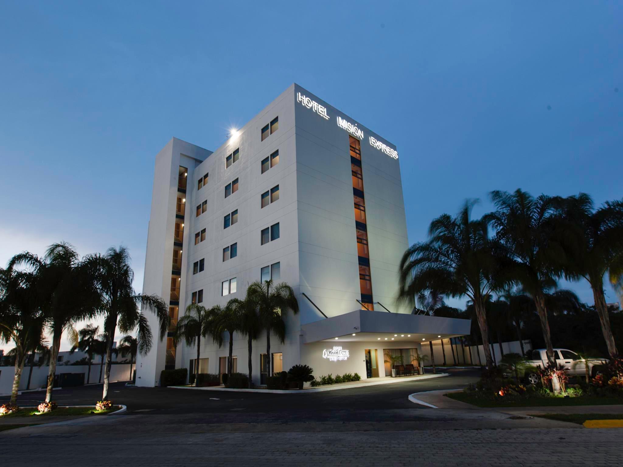 Mision Express Merida Altabrisa Ngoại thất bức ảnh