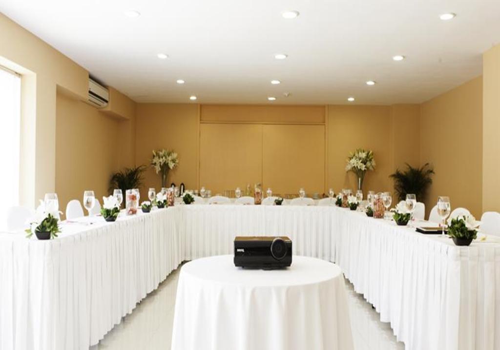 Mision Express Merida Altabrisa Ngoại thất bức ảnh