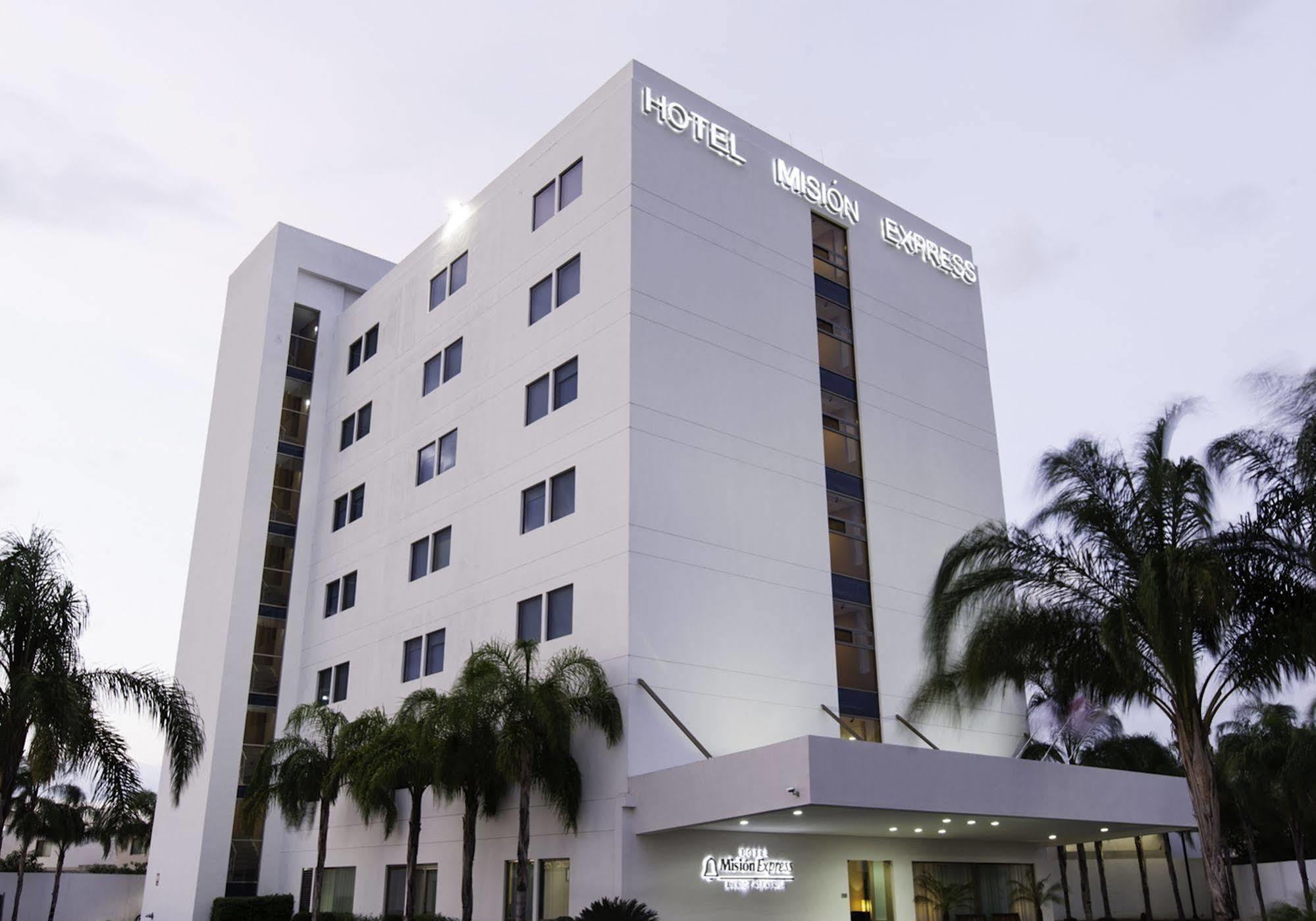 Mision Express Merida Altabrisa Ngoại thất bức ảnh